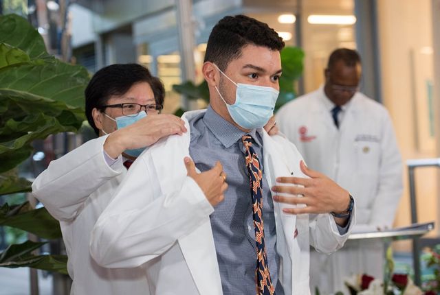 Class Of 2024 White Coat Ceremony Weill Cornell Medicine   Wcm Whitecoatclassof2024 0392 